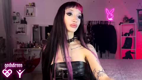    online show from 03.10.26