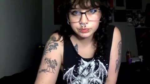 Snapshot of gothgoddessrose666 chatting on 05.26.26 Goddessr0se online show from 05.26.26