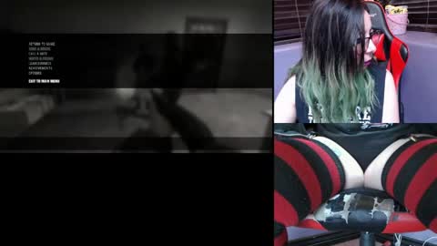 Snapshot of gothic_cutie chatting on 04.14.26 gothic_cutie online show from 04.14.26