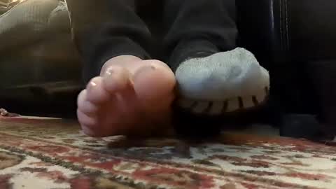 Snapshot of gothicfeetfantasies chatting on 01.21.25 Mistress Mommy Godess online show from 01.21.25