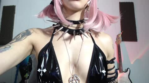        online show from 01.04.25