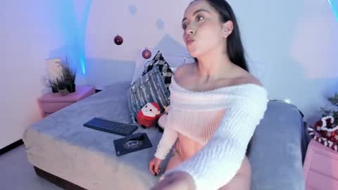 Snapshot of grace_duppon chatting on 12.27.24 Grace online show from 12.27.24