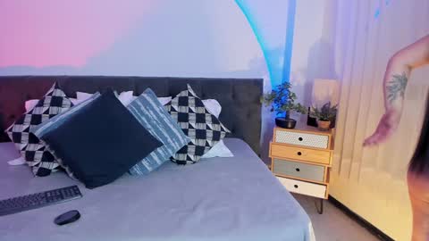 Snapshot of grace_duppon chatting on 01.25.25 Grace online show from 01.25.25