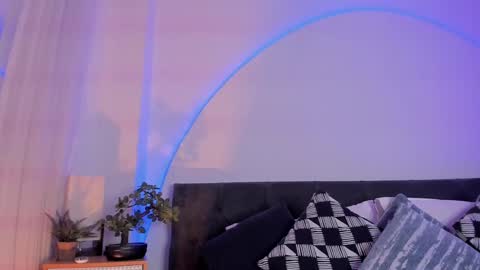 Snapshot of grace_duppon chatting on 02.18.25 Grace online show from 02.18.25