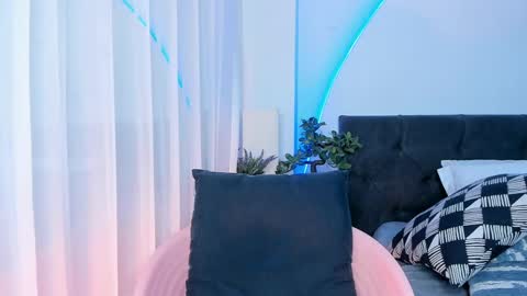 Snapshot of grace_duppon chatting on 03.12.25 Grace online show from 03.12.25