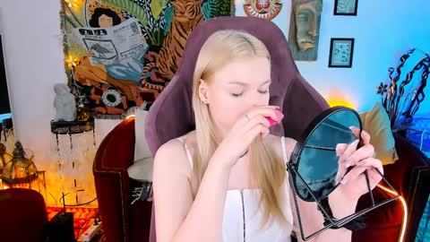 Grace Glamour online show from 01.26.25