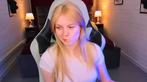 Grace Glamour online show from 02.25.25