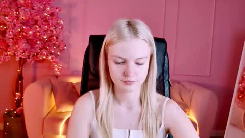 Grace Glamour online show from 11.03.25