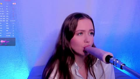 Snapshot of graceholly chatting on 01.10.25 Hi call me Leia make me scream from 111155222333666999 online show from 01.10.25