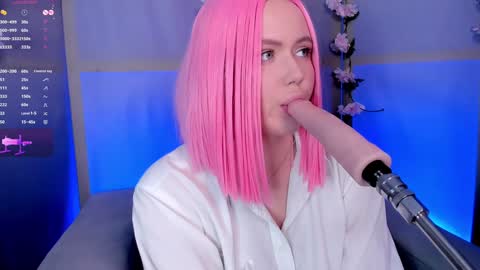 Snapshot of graceholly chatting on 01.11.25 Hi call me Leia make me scream from 111155222333666999 online show from 01.11.25