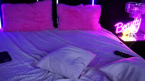 Grace online show from 02.03.25