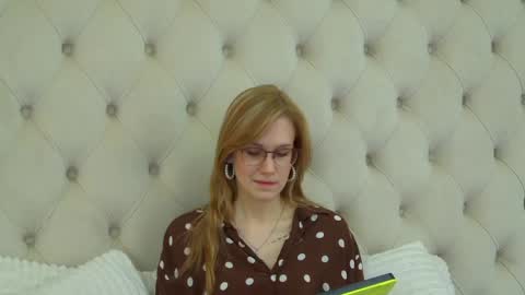 Snapshot of gracehudsons chatting on 04.14.26 Grace online show from 04.14.26