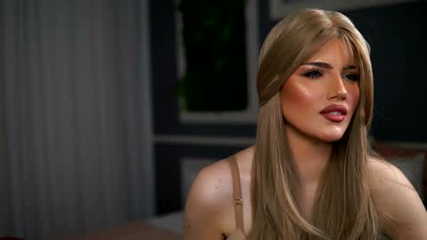 Snapshot of gracianelee chatting on 12.29.24 Grace online show from 12.29.24