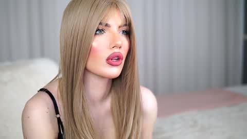 Snapshot of gracianelee chatting on 12.30.24 Grace online show from 12.30.24