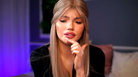 Snapshot of gracianelee chatting on 01.12.25 Grace online show from 01.12.25