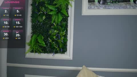 Snapshot of gracianelee chatting on 02.09.25 Grace online show from 02.09.25