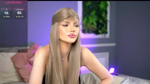 Snapshot of gracianelee chatting on 03.06.25 Grace online show from 03.06.25