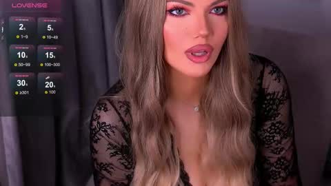 Snapshot of gracianelee chatting on 09.21.25 Grace online show from 09.21.25