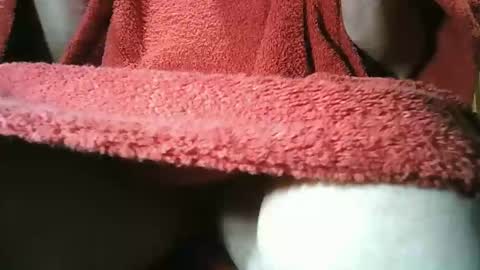 Snapshot of grapefruit chatting on 12.15.25 grapefruit online show from 12.15.25