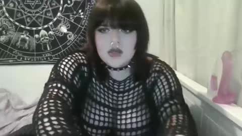 Snapshot of grave4ngelz chatting on 12.15.25 Grave4ngelz online show from 12.15.25