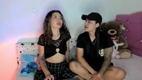 Snapshot of grave_duo chatting on 03.17.26 GRAVE DUO online show from 03.17.26