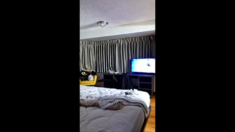 Snapshot of greatfullone chatting on 04.05.26 greatfullone online show from 04.05.26