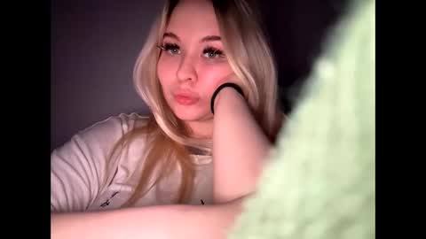 Lina 3 online show from 04.22.26