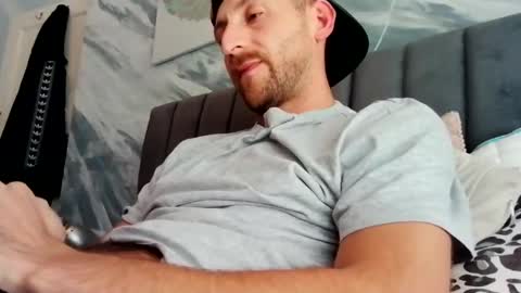 Snapshot of greendiamon chatting on 10.27.25 greendiamon online show from 10.27.25