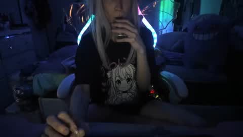 Snapshot of greeneyedlovexo chatting on 02.11.25 GreenEyedLovexo online show from 02.11.25