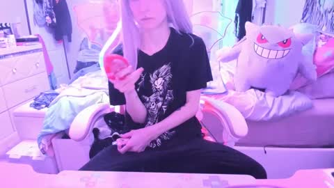 Snapshot of greeneyedlovexo chatting on 02.21.25 GreenEyedLovexo online show from 02.21.25