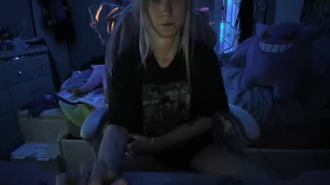 Snapshot of greeneyedlovexo chatting on 03.04.25 GreenEyedLovexo online show from 03.04.25