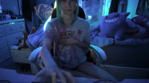 Snapshot of greeneyedlovexo chatting on 09.21.25 GreenEyedLovexo online show from 09.21.25