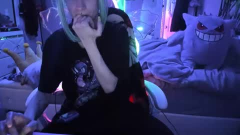 Snapshot of greeneyedlovexo chatting on 09.28.25 GreenEyedLovexo online show from 09.28.25