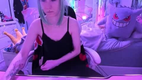 Snapshot of greeneyedlovexo chatting on 10.08.25 GreenEyedLovexo online show from 10.08.25