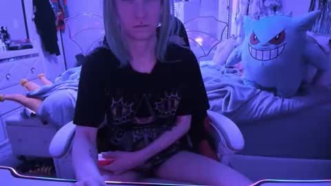 Snapshot of greeneyedlovexo chatting on 10.13.25 GreenEyedLovexo online show from 10.13.25