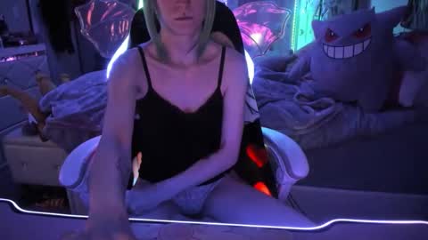 Snapshot of greeneyedlovexo chatting on 10.14.25 GreenEyedLovexo online show from 10.14.25