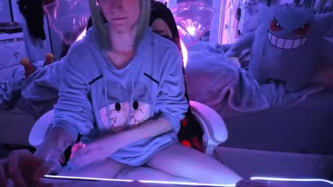 Snapshot of greeneyedlovexo chatting on 10.21.25 GreenEyedLovexo online show from 10.21.25