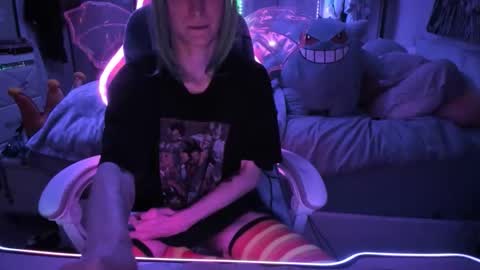 Snapshot of greeneyedlovexo chatting on 10.25.25 GreenEyedLovexo online show from 10.25.25