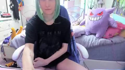 Snapshot of greeneyedlovexo chatting on 10.26.25 GreenEyedLovexo online show from 10.26.25