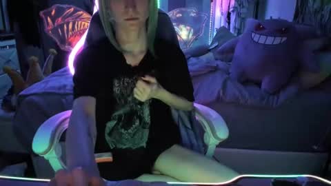 Snapshot of greeneyedlovexo chatting on 11.03.25 GreenEyedLovexo online show from 11.03.25