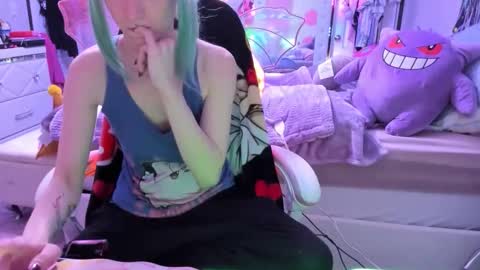 Snapshot of greeneyedlovexo chatting on 11.26.25 GreenEyedLovexo online show from 11.26.25