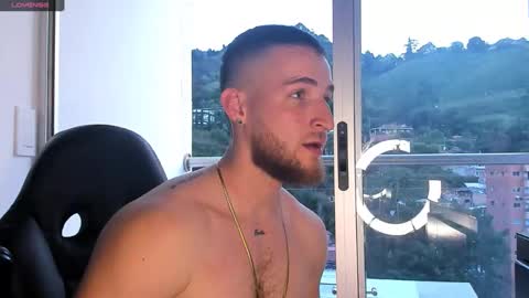 Snapshot of greeneyes_col chatting on 01.30.25 Juan online show from 01.30.25