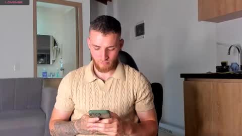 Snapshot of greeneyes_col chatting on 02.03.25 Juan online show from 02.03.25