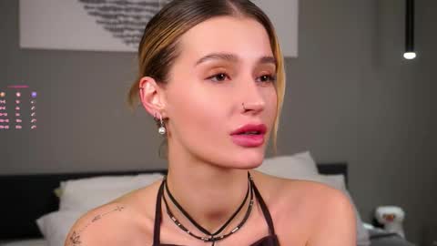 Snapshot of greengazon chatting on 11.16.25 Kelly online show from 11.16.25