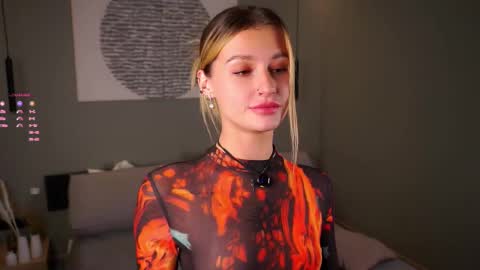 Snapshot of greengazon chatting on 11.21.25 Kelly online show from 11.21.25