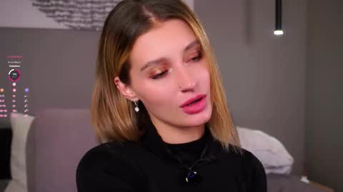 Snapshot of greengazon chatting on 11.29.25 Kelly online show from 11.29.25