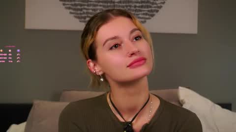 Snapshot of greengazon chatting on 12.02.25 Kelly online show from 12.02.25