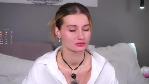 Snapshot of greengazon chatting on 12.05.25 Kelly online show from 12.05.25