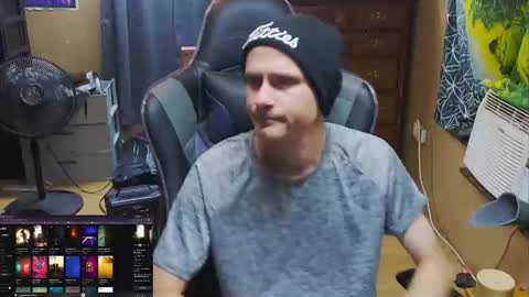 Snapshot of greenlungs8195 chatting on 11.30.25 Greenlungs8195 online show from 11.30.25