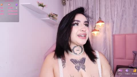 Snapshot of greennbella chatting on 12.30.24 online show from 12.30.24